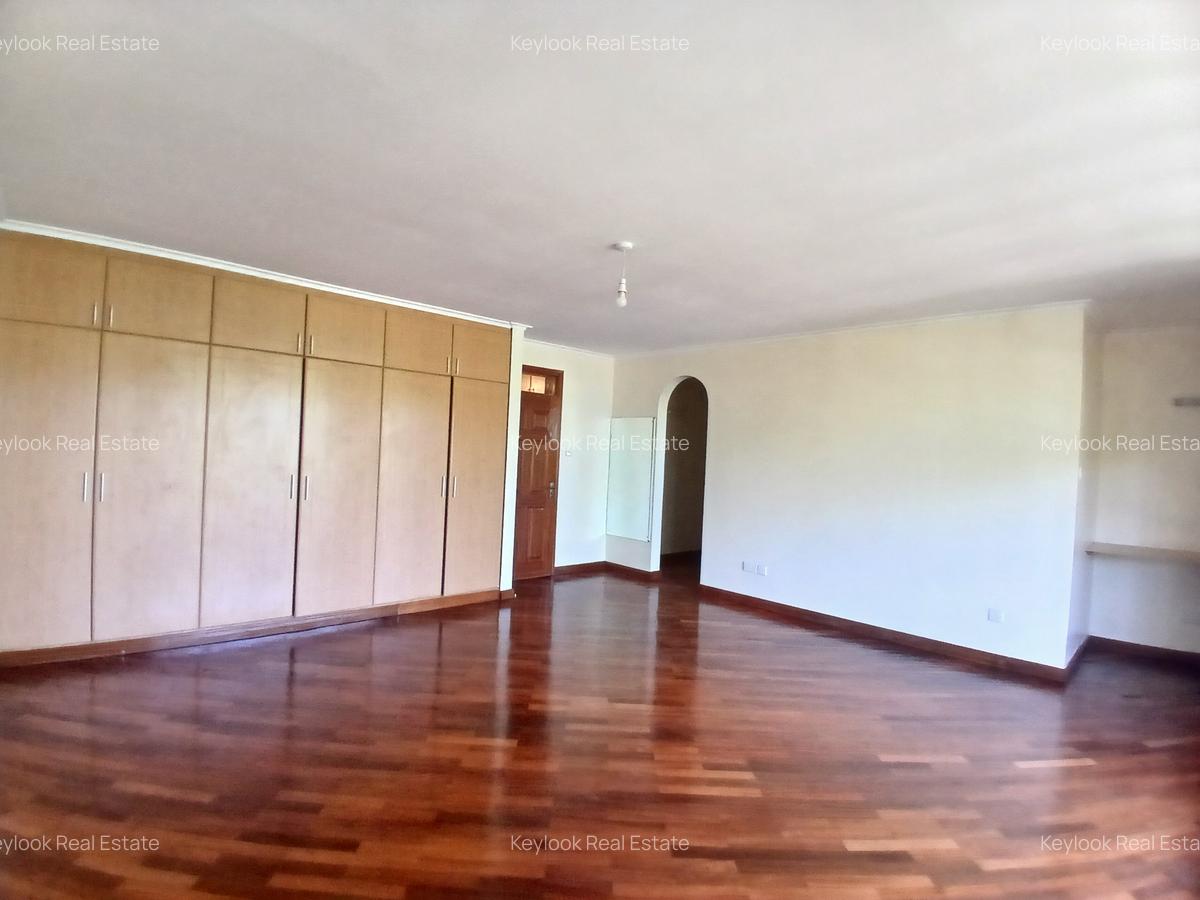 4 Bed Townhouse with En Suite at Lavington Green - 10