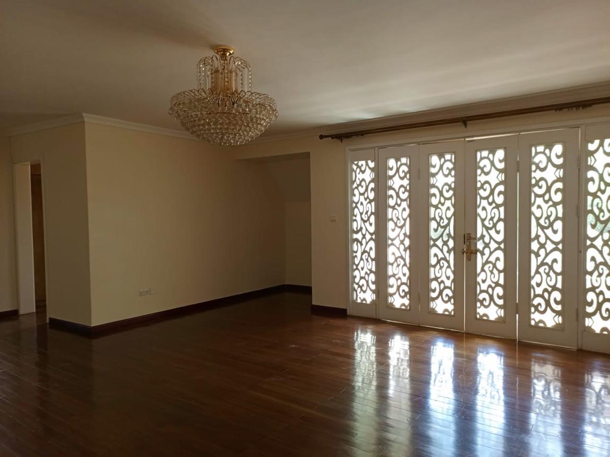 5 Bed House with En Suite in Runda - 4