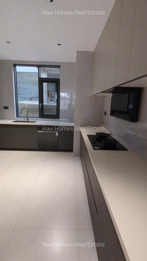 5 Bed Villa with En Suite in Lavington - 11