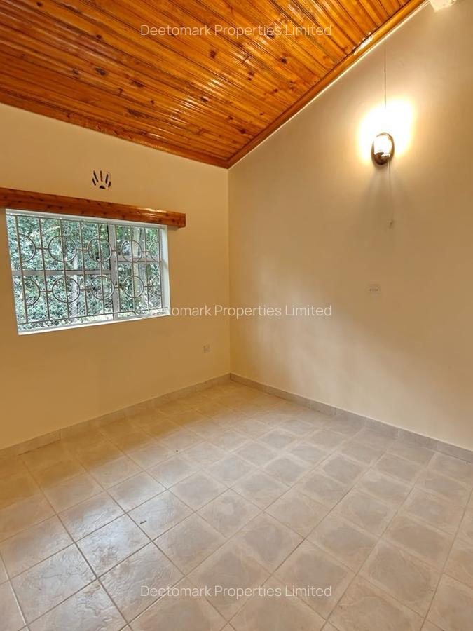 3 Bed House with En Suite at Galleria - 4