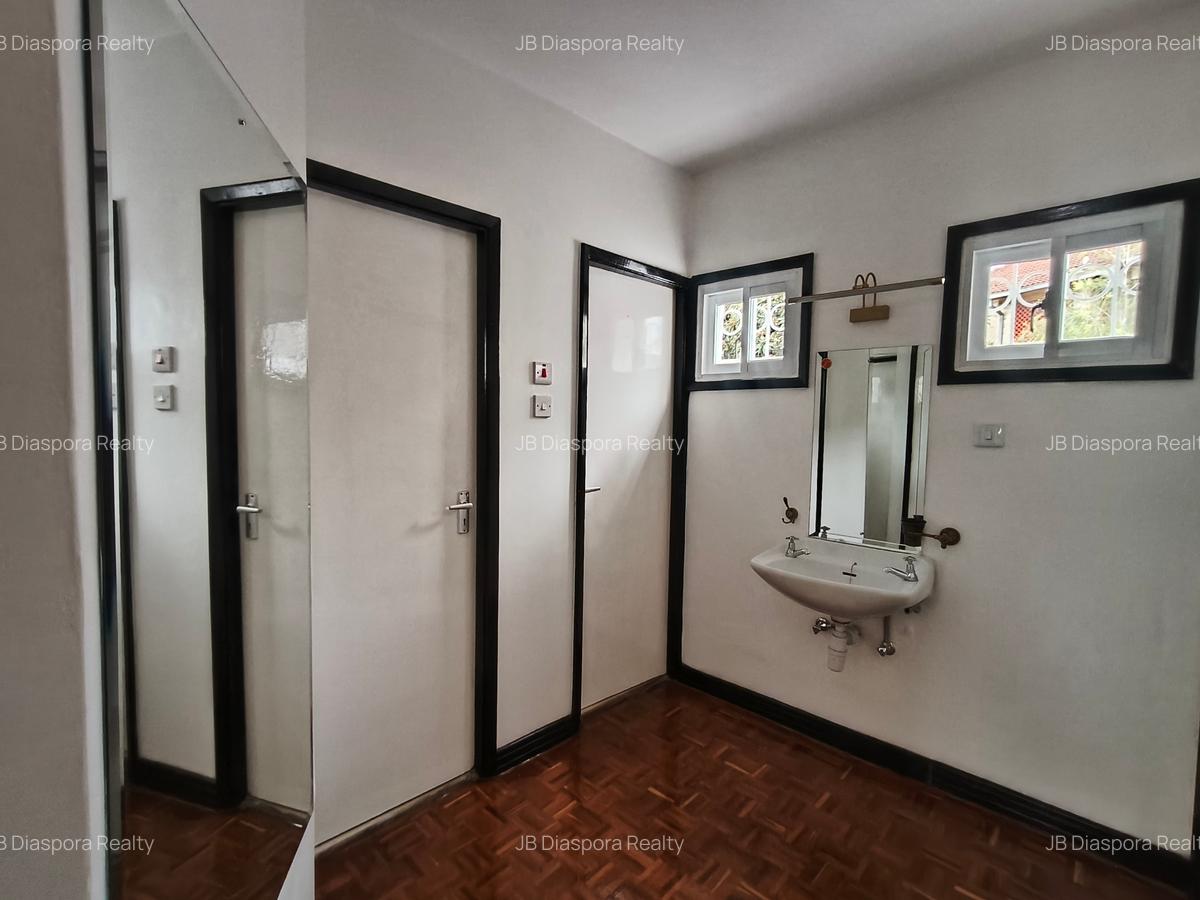 3 Bed Townhouse with En Suite at School Lane - 10