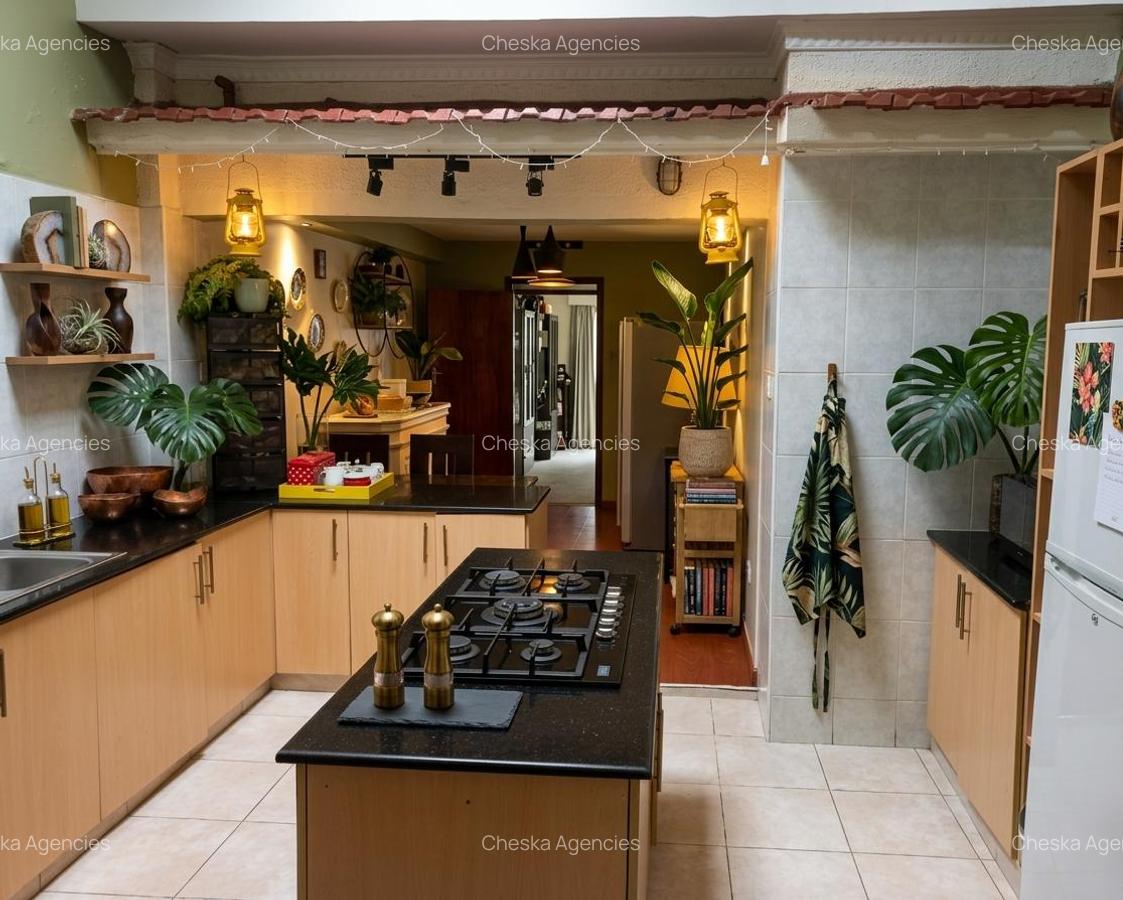 4 Bed Townhouse with En Suite in Lavington - 6