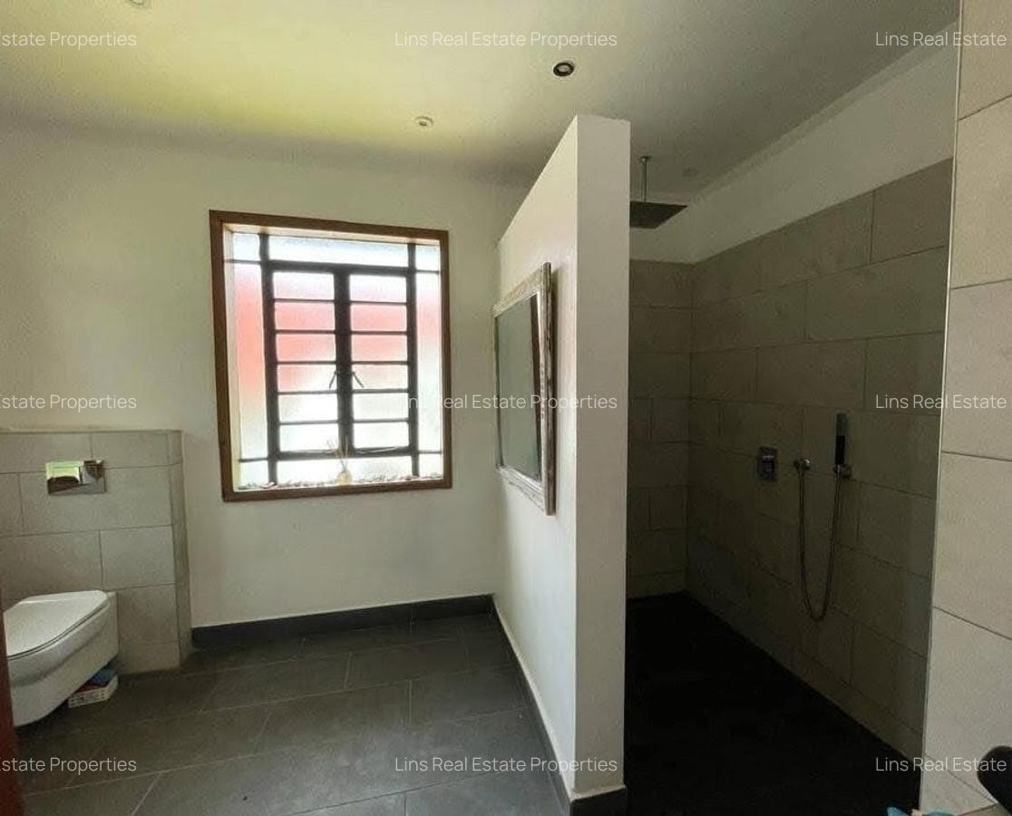 4 Bed House with En Suite in Runda - 9