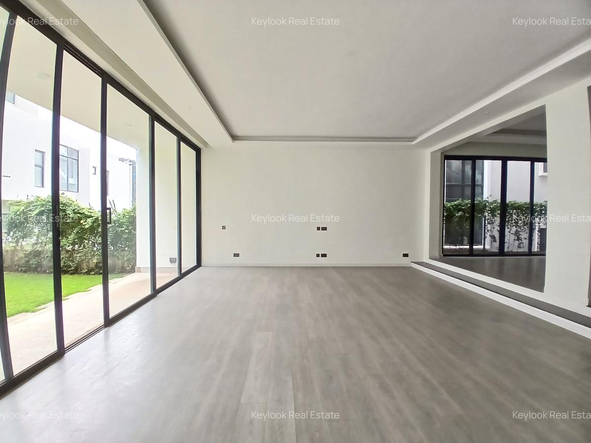 5 Bed Townhouse with En Suite at Lavington Green - 4