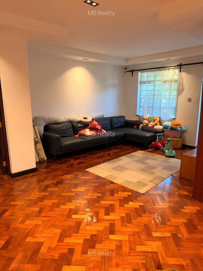 5 Bed Townhouse with En Suite in Westlands Area - 7