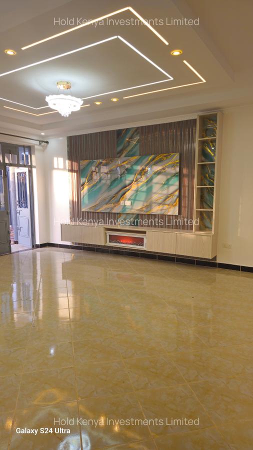 4 Bed House with En Suite at Riversidedrive - 13