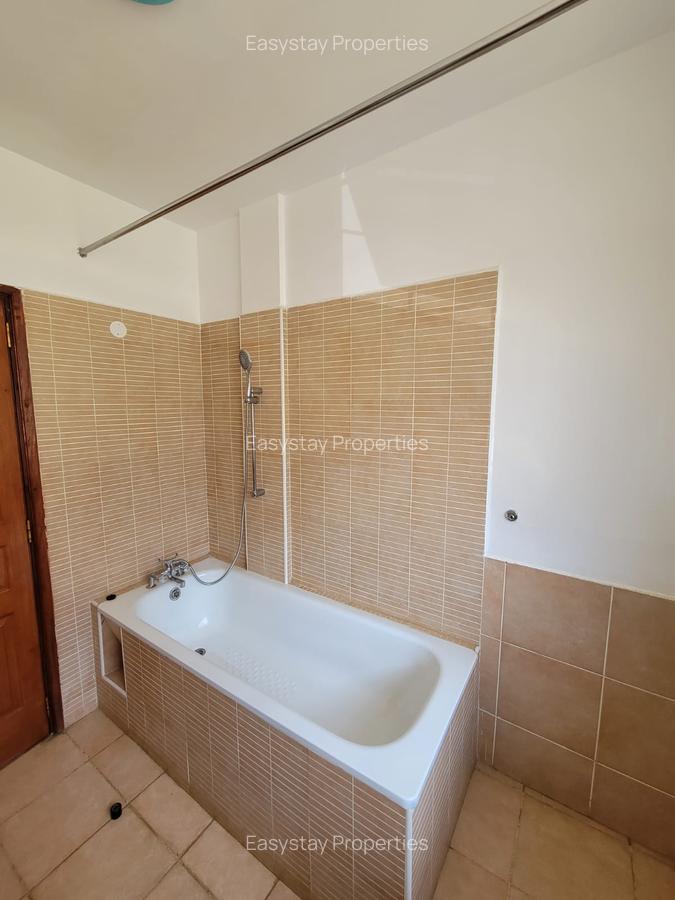 2 Bed Apartment with En Suite in Westlands Area - 9