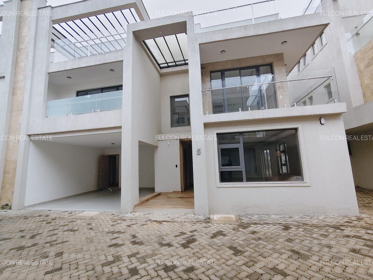 6 Bed Villa with En Suite in Lavington - 2
