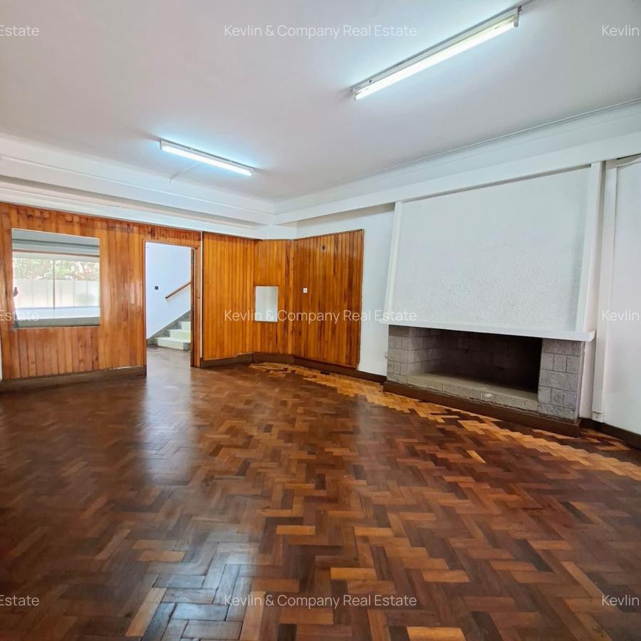 300 m² Commercial Property with Service Charge Included in Westlands Area - 10