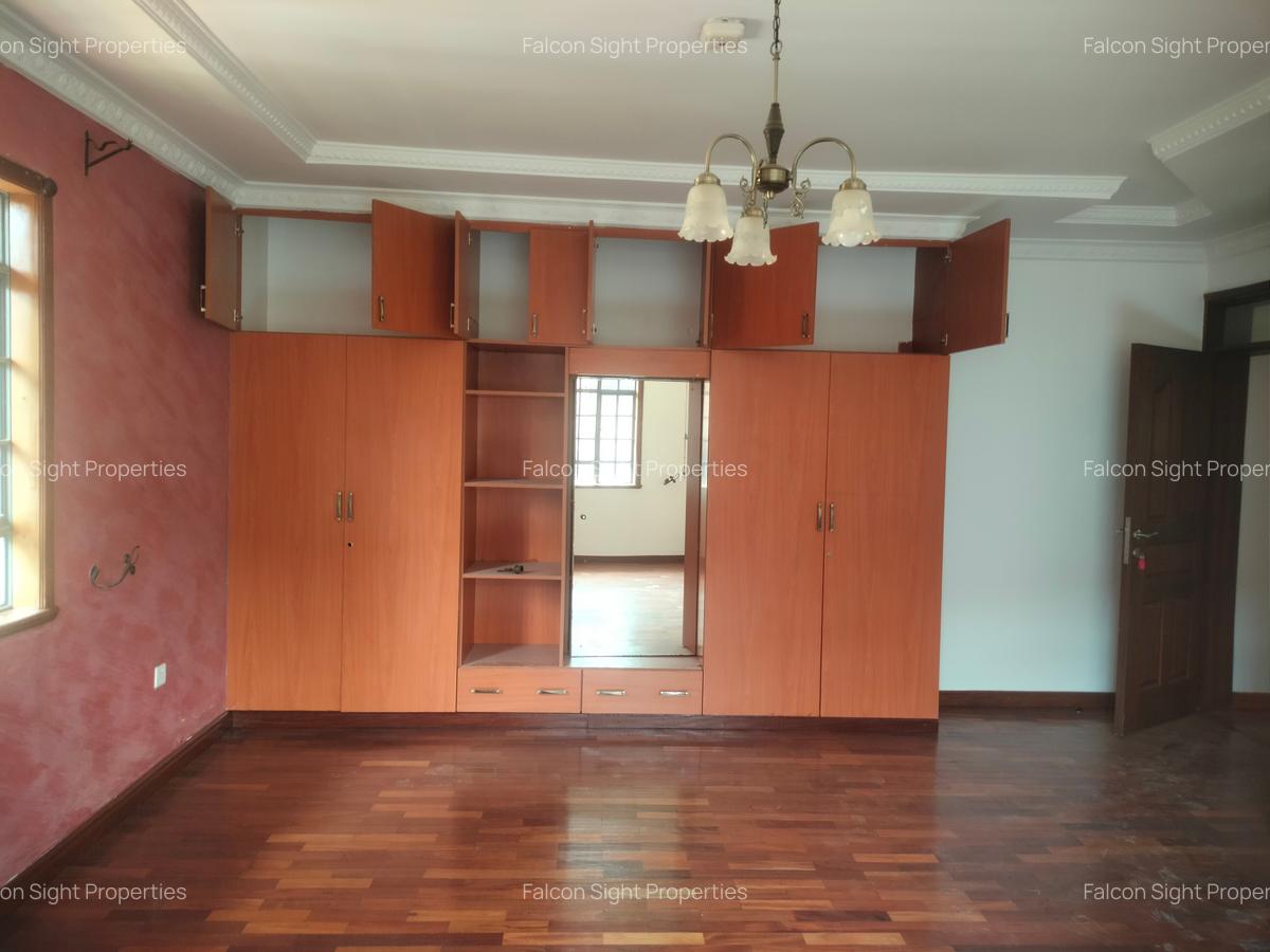 4 Bed Townhouse with Garden at Easy Access To Un Avenue Few Minutes Drive To Rosyln Academy - 11