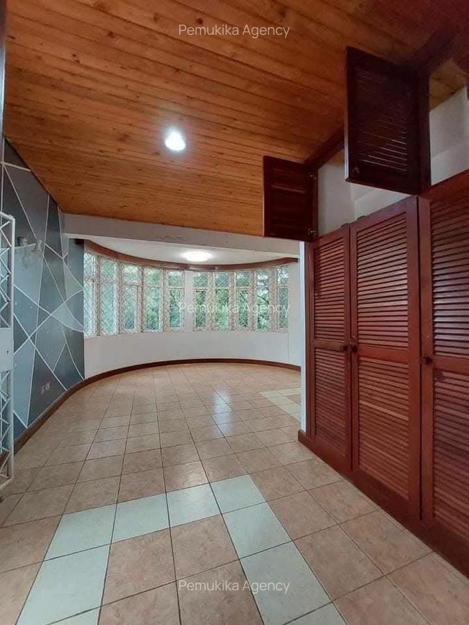 5 Bed Townhouse with En Suite in Rosslyn - 4