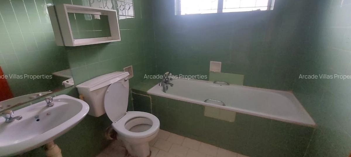 4 Bed Townhouse with Walk In Closet in Lavington - 8