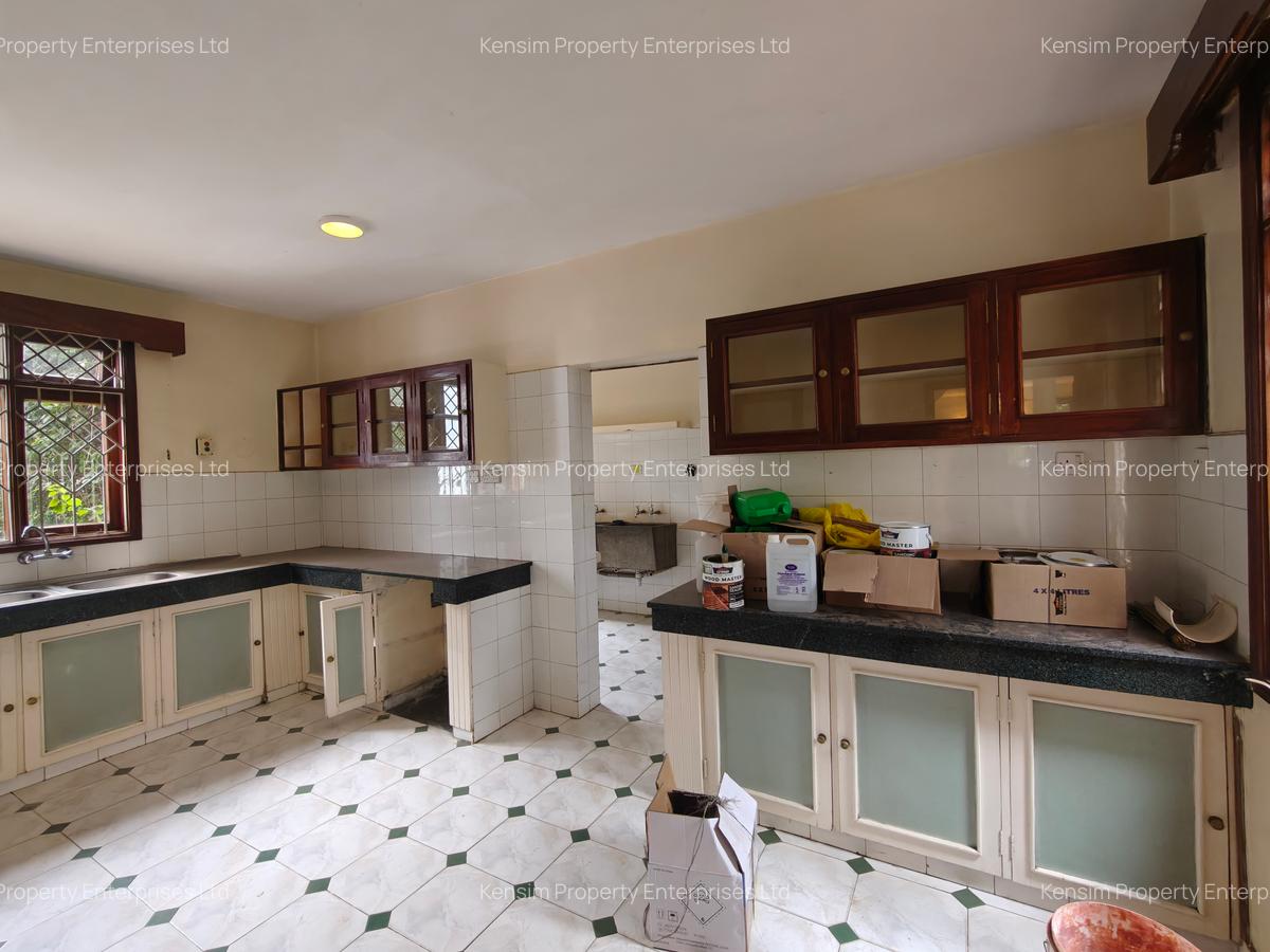 4 Bed Townhouse with En Suite in Lavington - 6