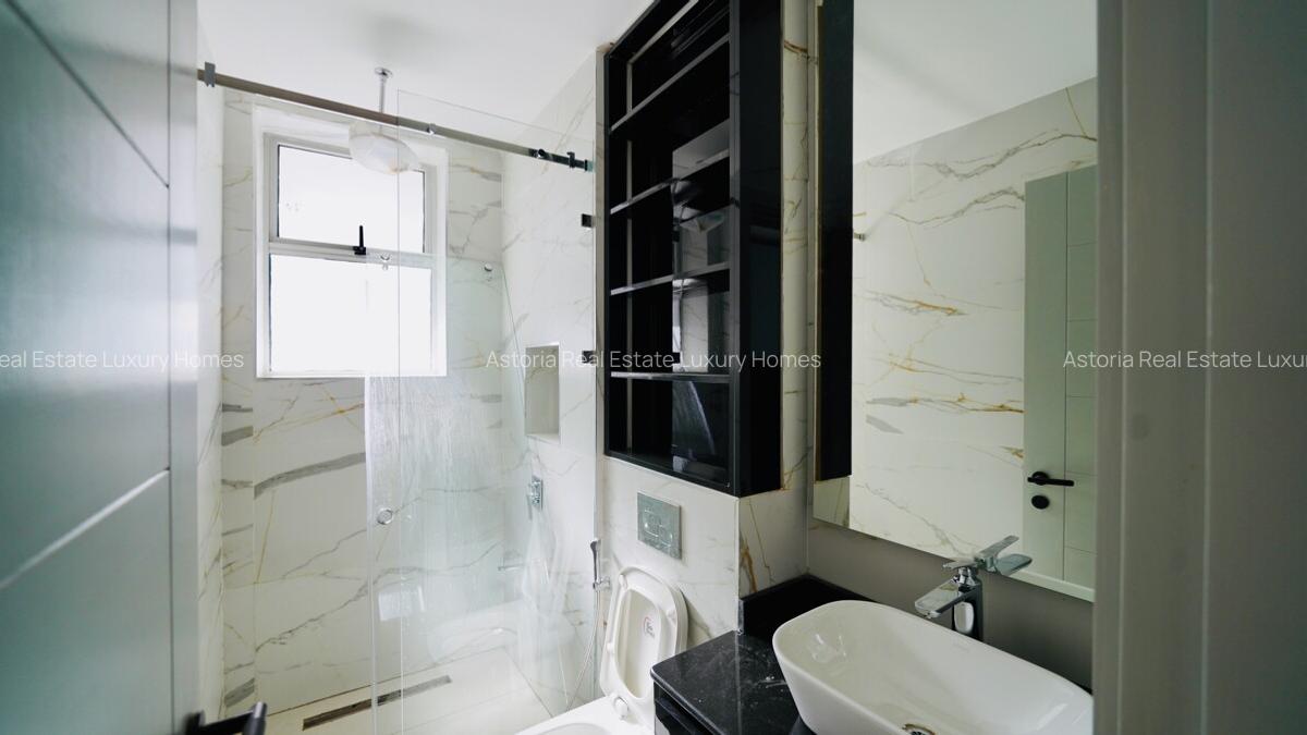 4 Bed Apartment with En Suite at 2026-510 - 9