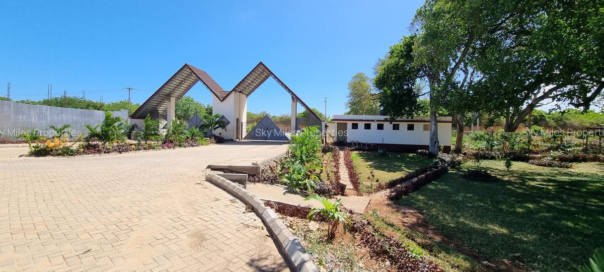 Land at Vipingo - 1
