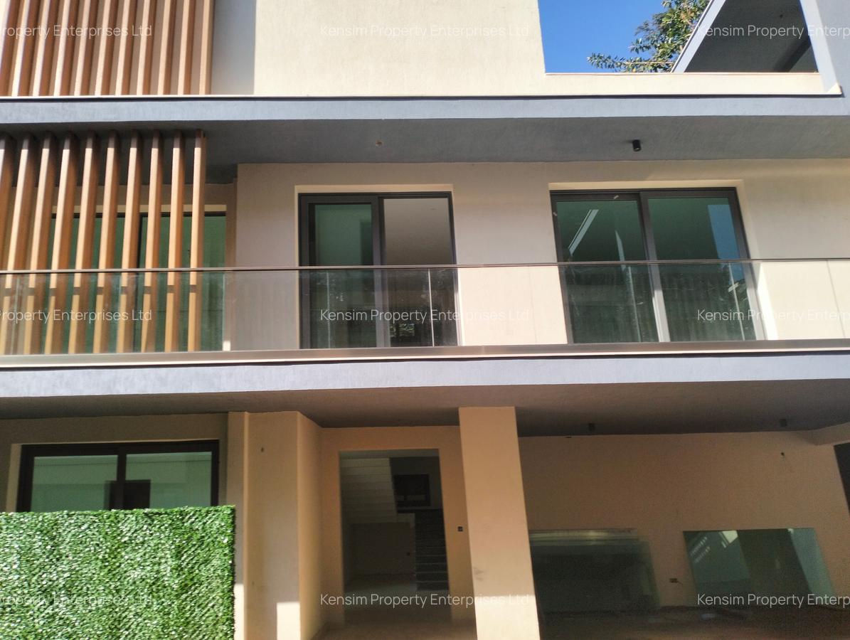 5 Bed Townhouse with En Suite in Lavington - 6