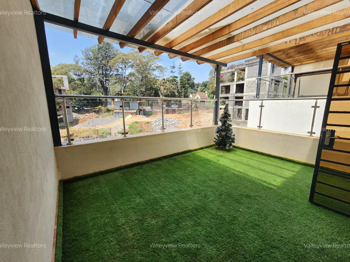 5 Bed Townhouse with En Suite at Lavington - 13