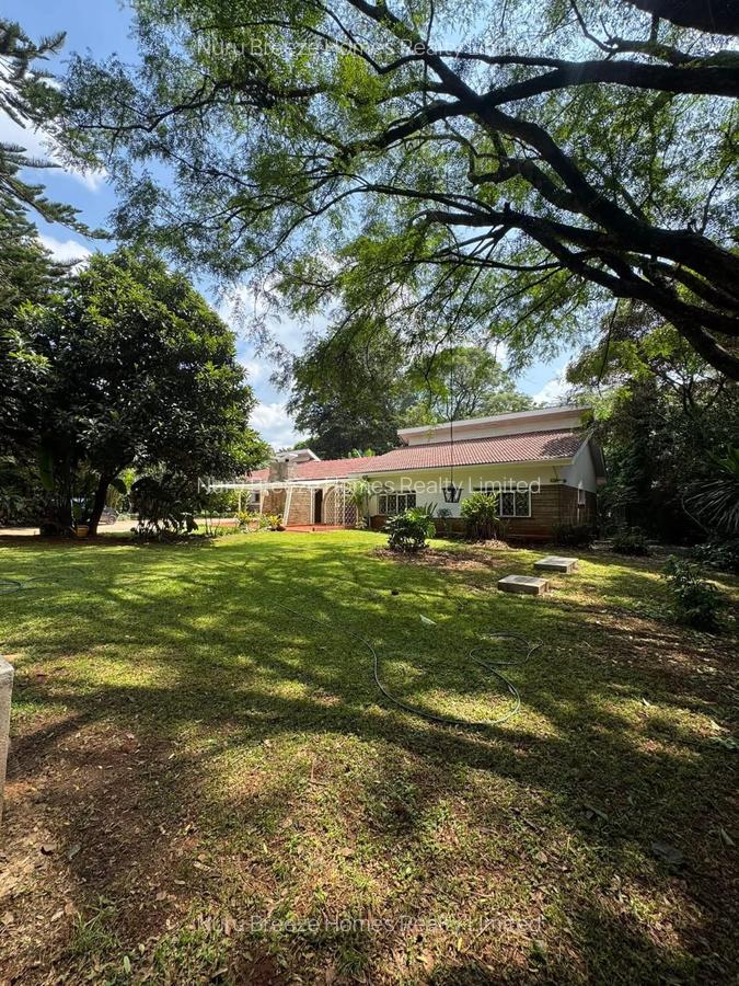 4 Bed House with En Suite in Rosslyn - 14