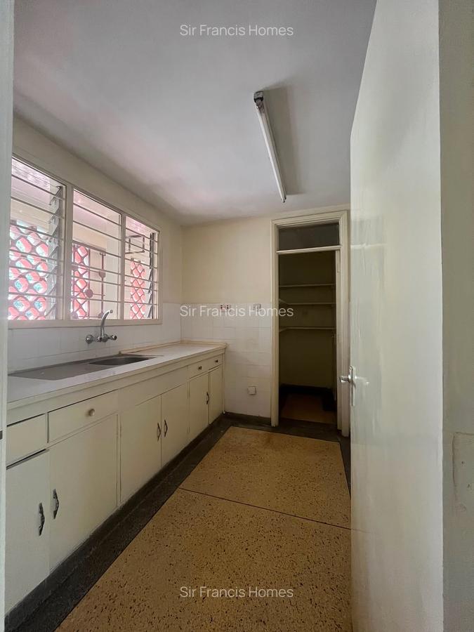 Serviced 2 Bed Apartment with En Suite in State House - 8