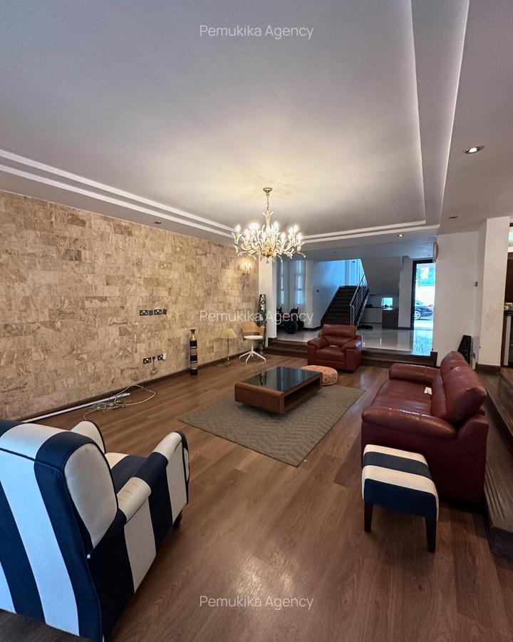 5 Bed Townhouse with En Suite in Lavington - 4