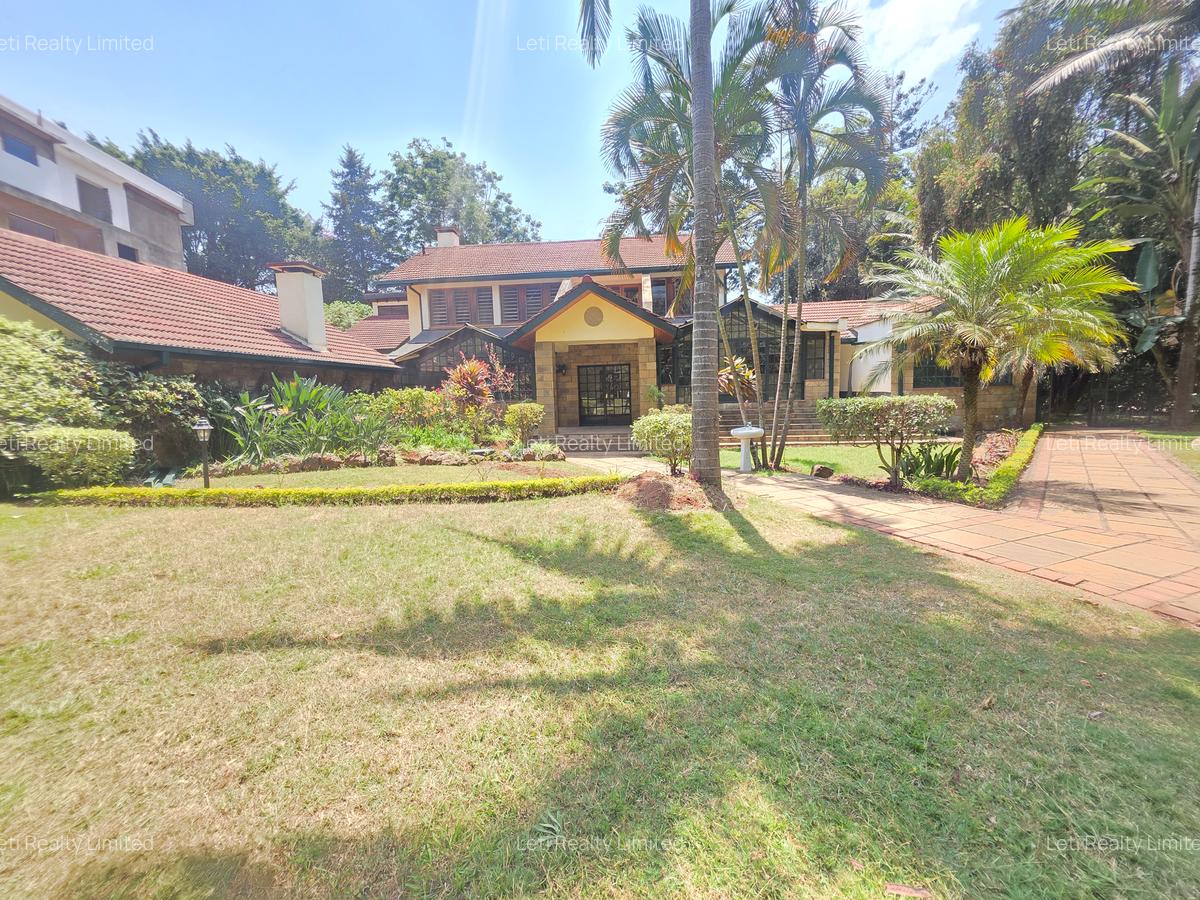 4 Bed House with En Suite in Lavington - 4