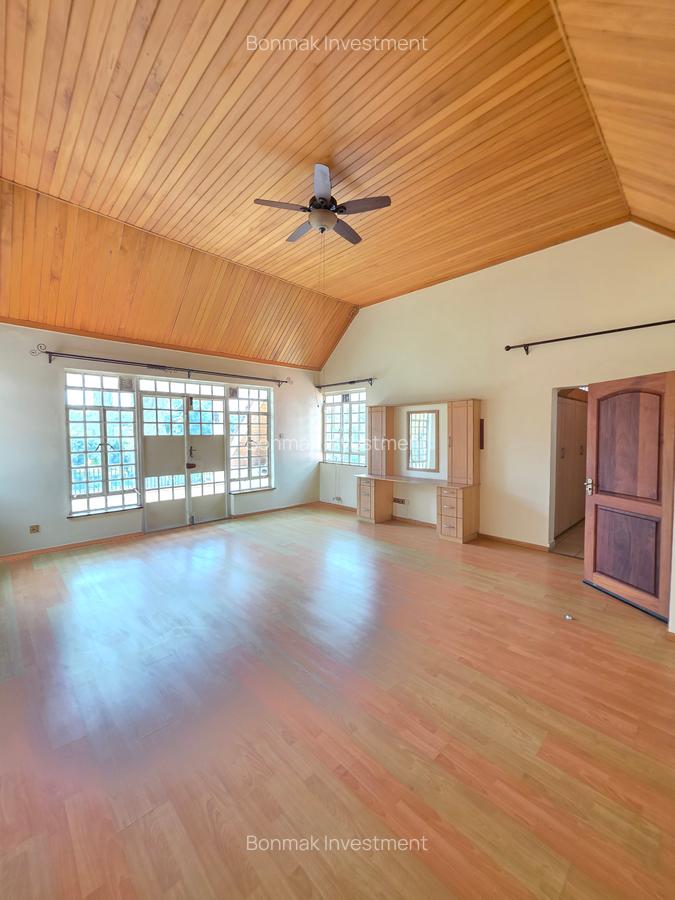 5 Bed House with En Suite at Old Runda. - 8