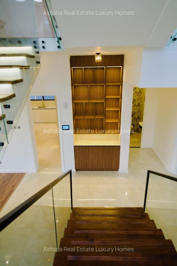 5 Bed Villa with En Suite at 2026-377 - 15