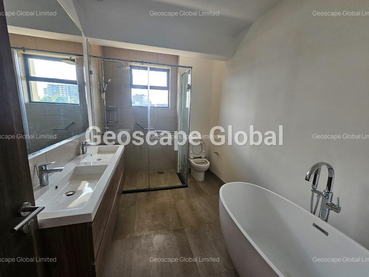 4 Bed Townhouse with En Suite in Rosslyn - 10