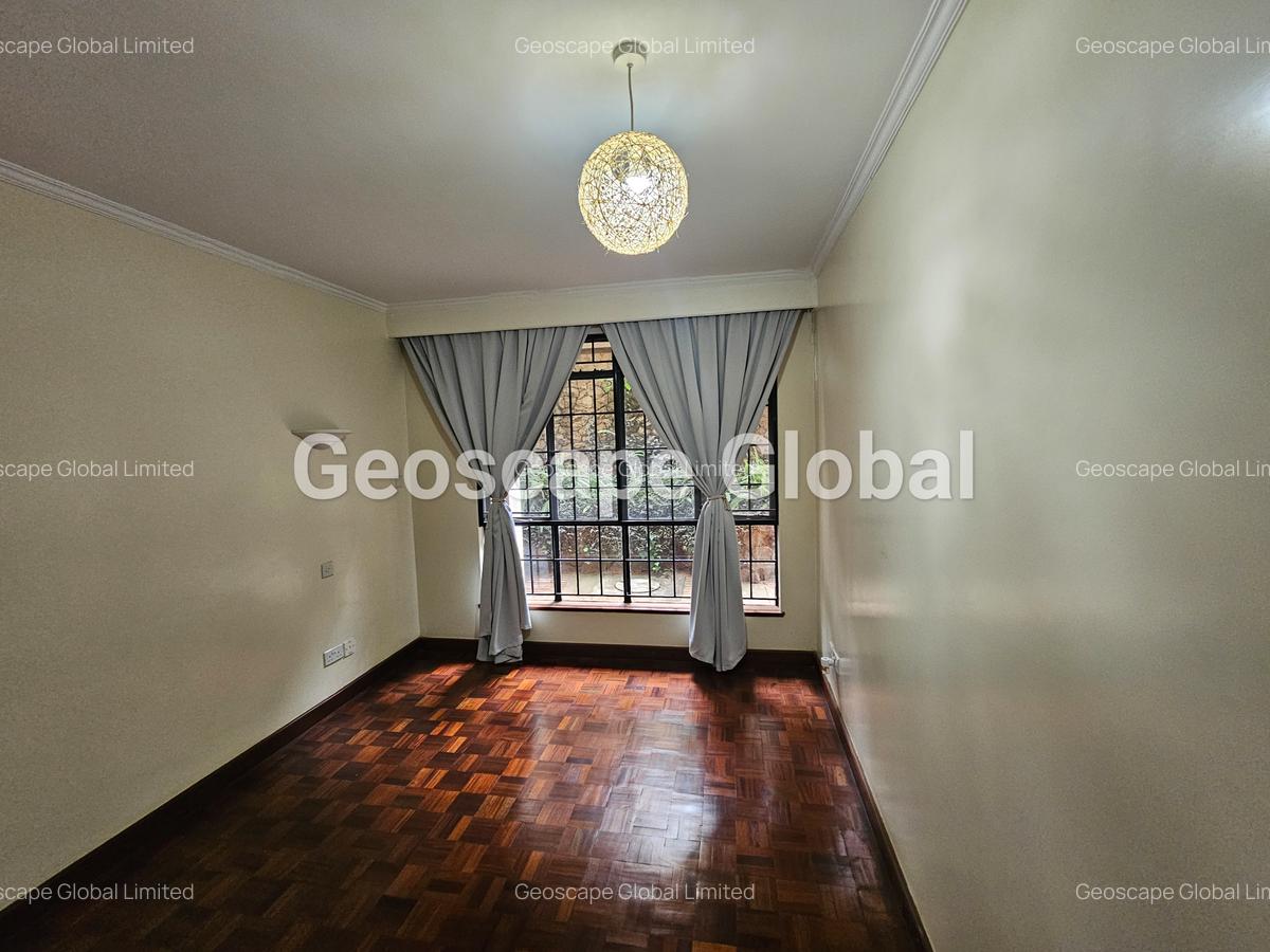 Furnished 3 Bed Apartment with En Suite in Riverside - 15