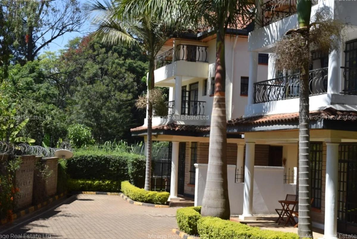 5 Bed Townhouse with En Suite in Lavington - 4