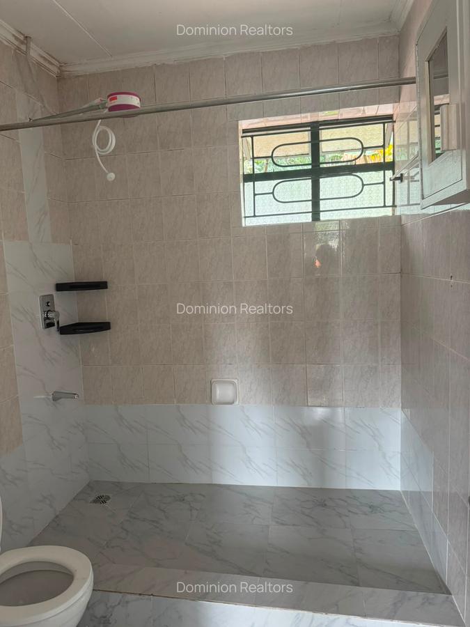 4 Bed House with En Suite at David Osieli - 12
