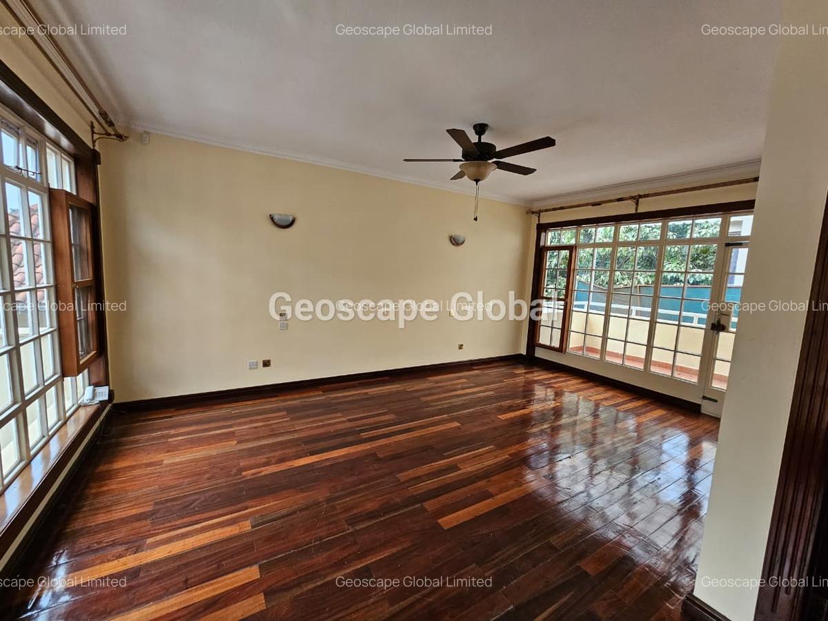 4 Bed Townhouse with En Suite in Kyuna - 14