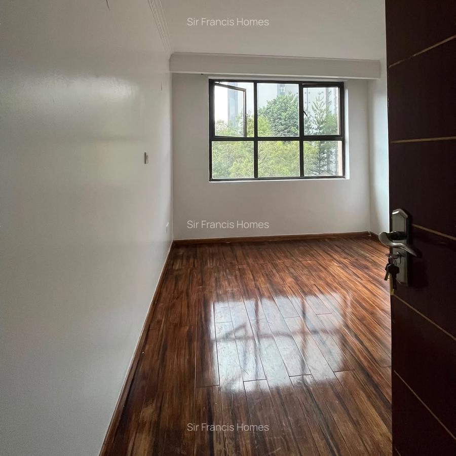 Serviced 3 Bed Apartment with En Suite in Riverside - 8