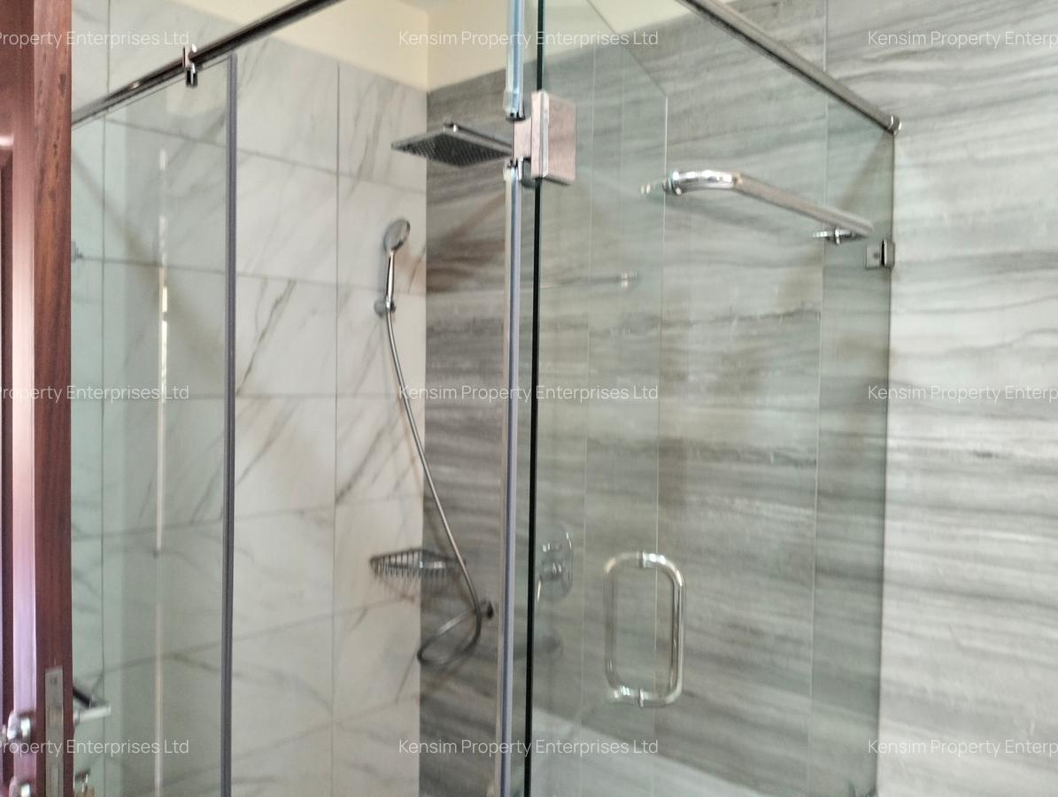 5 Bed Townhouse with En Suite in Lavington - 19