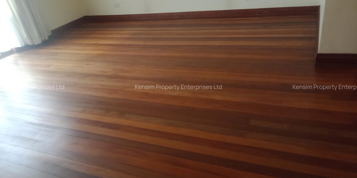 5 Bed Townhouse with En Suite in Lavington - 16
