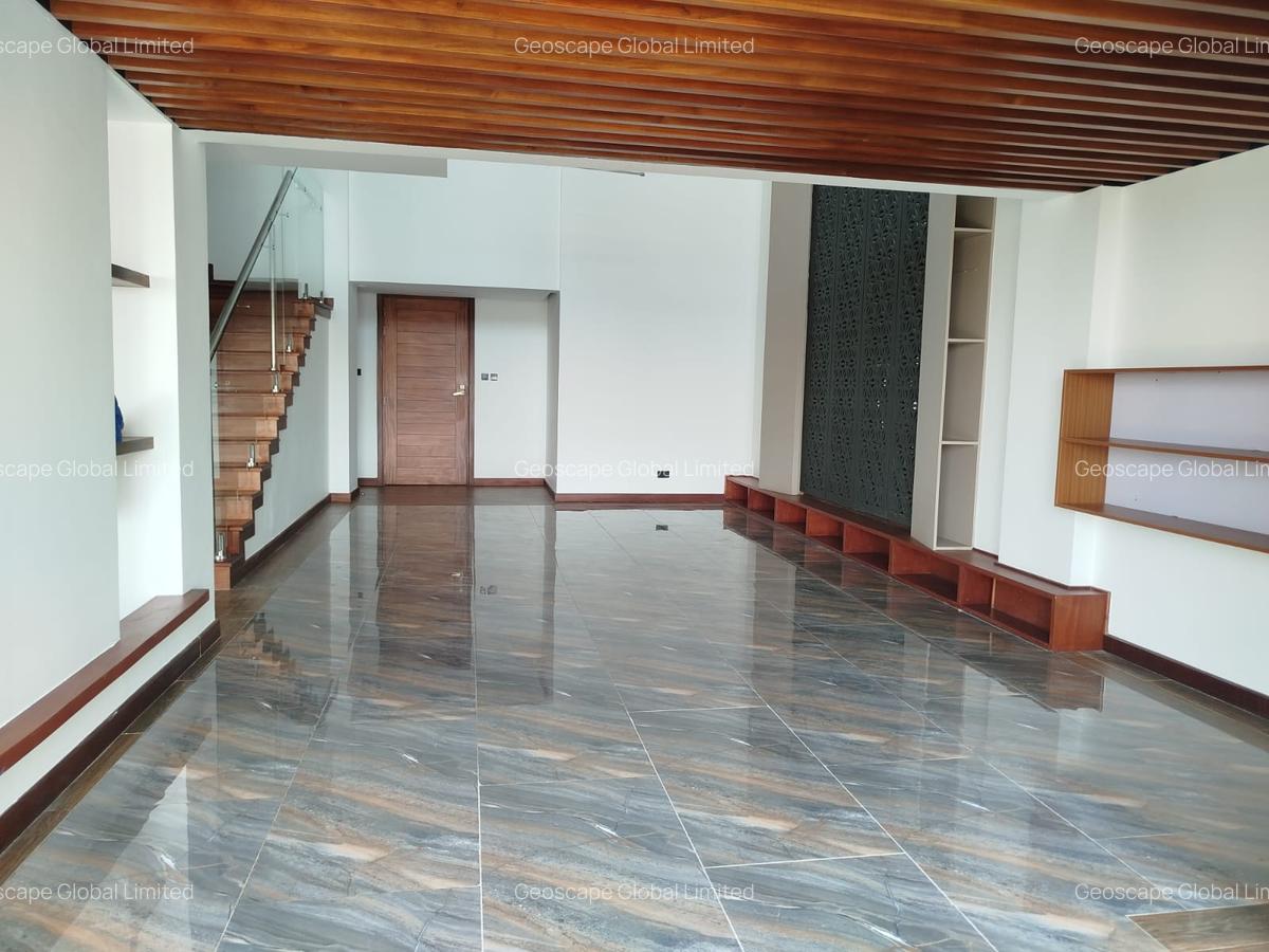 4 Bed Apartment with En Suite in General Mathenge - 1