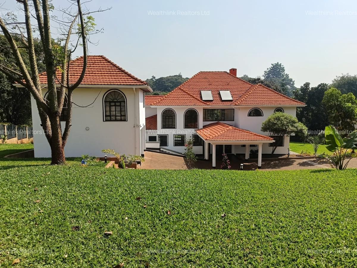 5 Bed House with En Suite at Ridgeways - 3