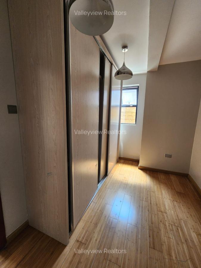 5 Bed Townhouse with En Suite at Lavington - 20