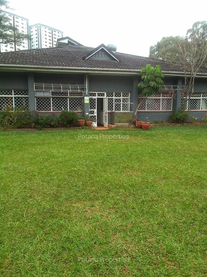 Commercial Property with Parking in Lavington - 3