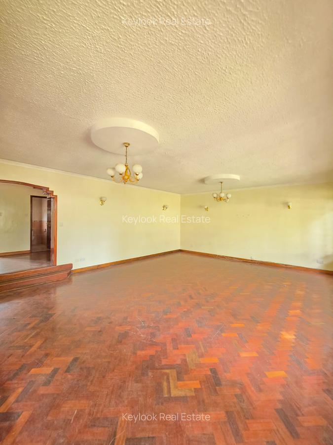 4 Bed Townhouse with En Suite at Lavington - 5