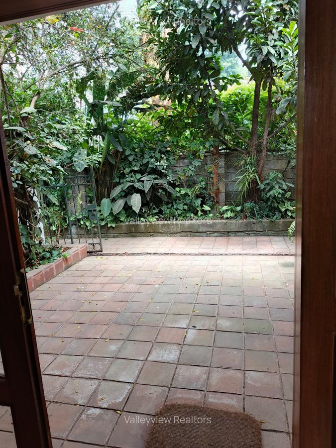 2 Bed Townhouse with En Suite at Kileleshwa - 4