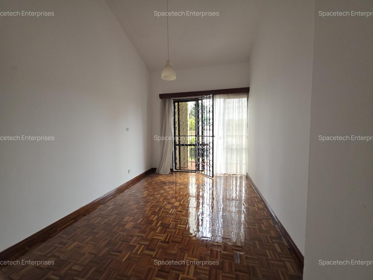 4 Bed Townhouse with En Suite in Spring Valley - 11