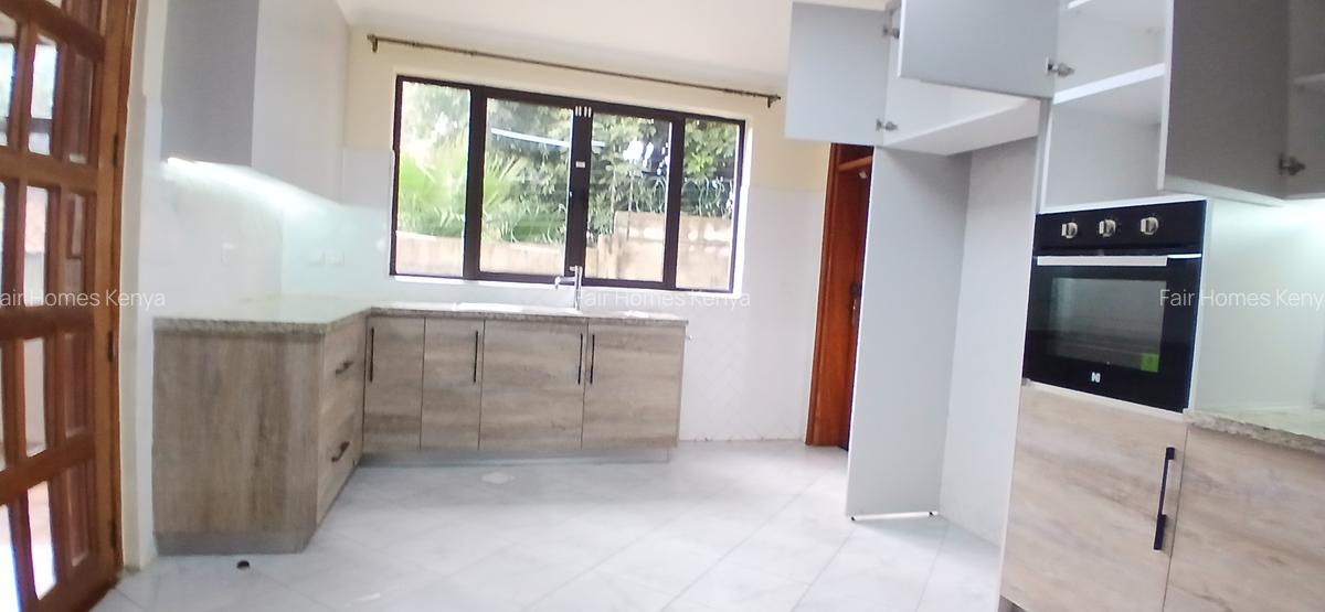 4 Bed Townhouse with En Suite at Lavington Green - 5