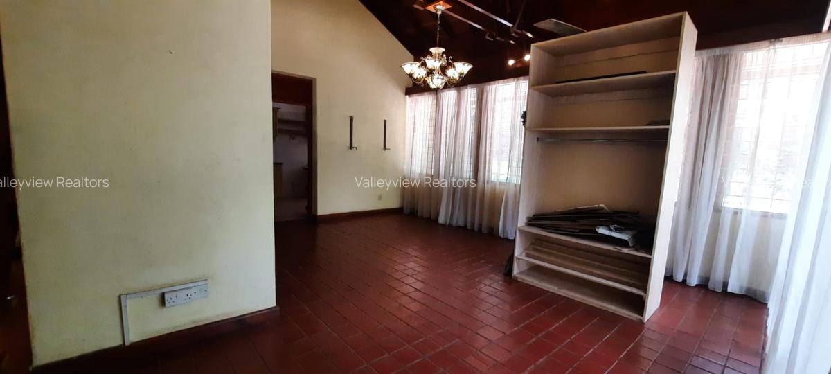 3 Bed House with En Suite at Lavington - 12