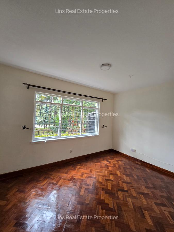 4 Bed House with En Suite in Runda - 9