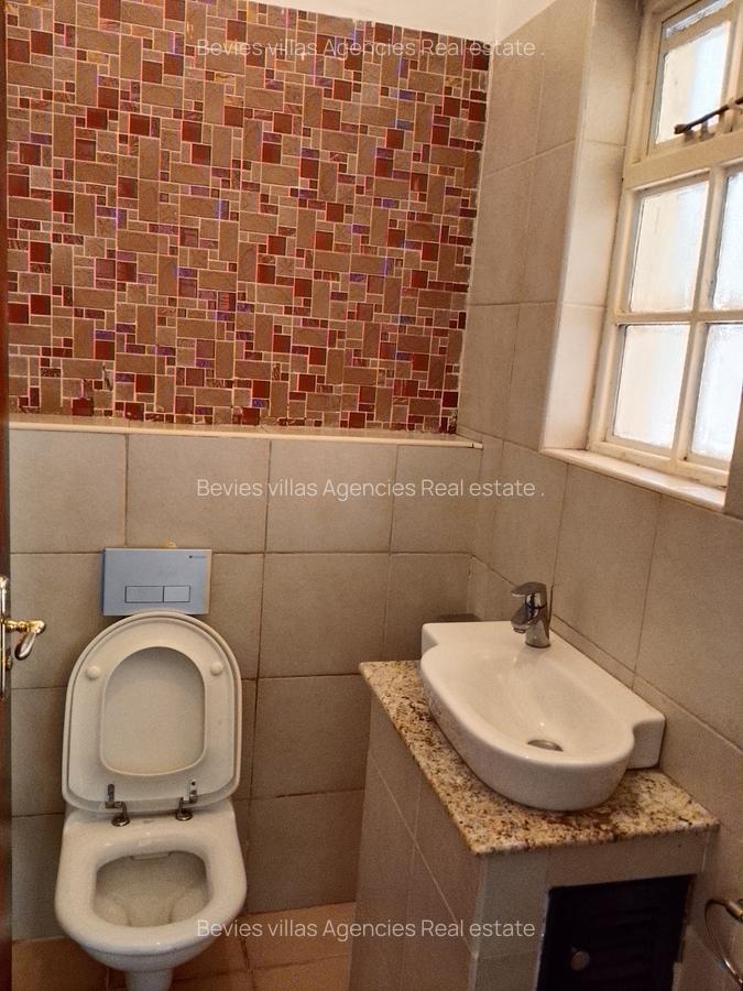 4 Bed Townhouse with En Suite at Westlands - 5