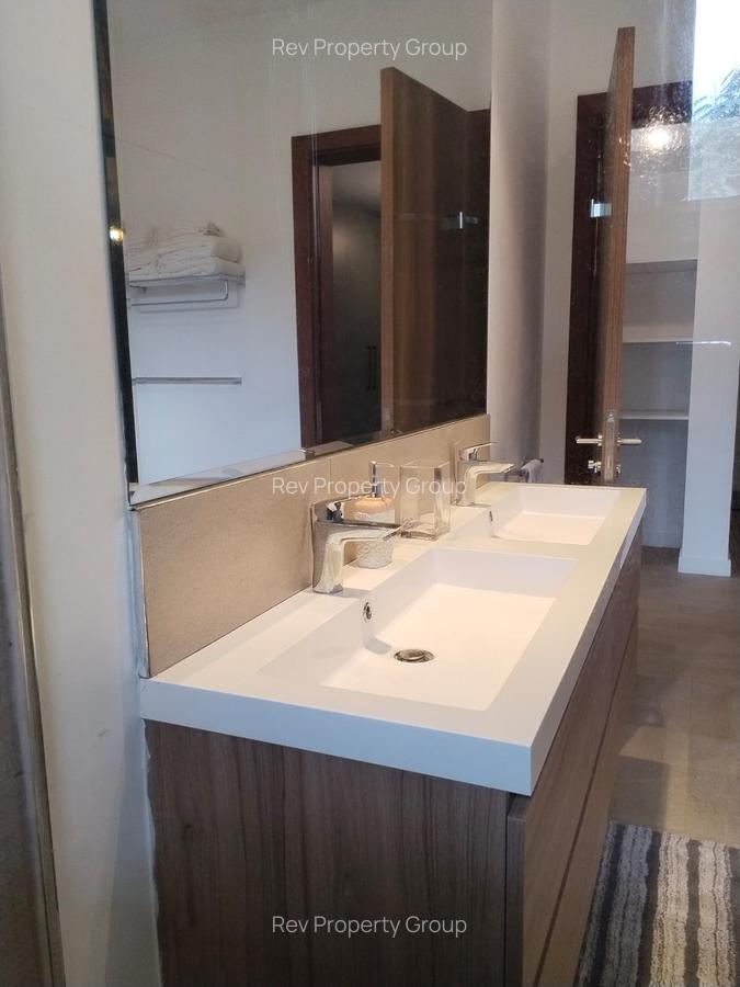 4 Bed Townhouse with En Suite in Gigiri - 12