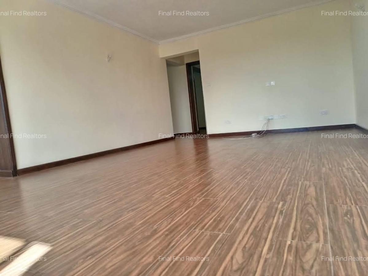 3 Bed Apartment with En Suite in Brookside - 4