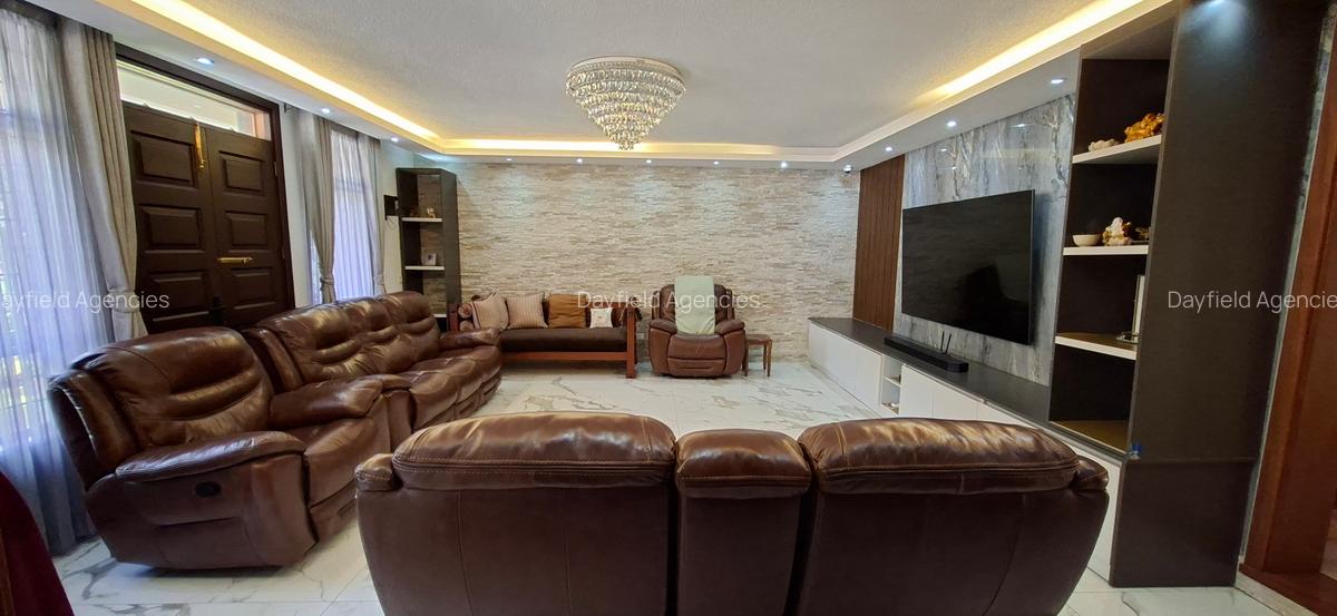 5 Bed House with En Suite in Lavington - 16