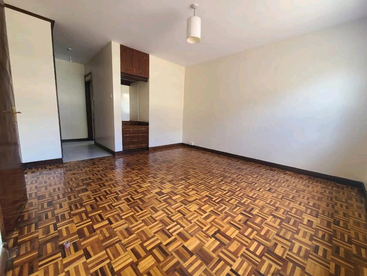 4 Bed Townhouse with En Suite in Spring Valley - 15